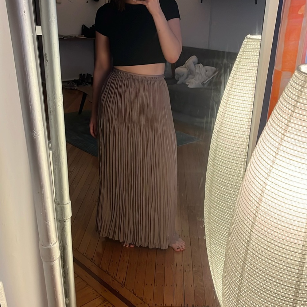 Long brown pleated skirt